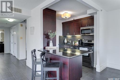 603 320 5Th Avenue N, Saskatoon, SK - Indoor Photo Showing Kitchen