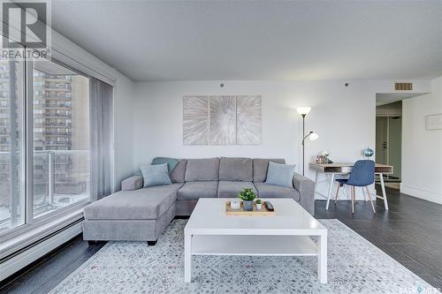 603 320 5Th Avenue N, Saskatoon, SK - Indoor Photo Showing Living Room