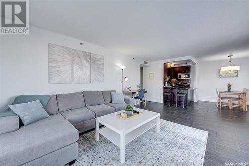 603 320 5Th Avenue N, Saskatoon, SK - Indoor Photo Showing Living Room