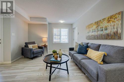 8H - 1460 Highland Road W, Kitchener, ON - Indoor Photo Showing Living Room