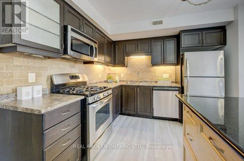 8H - 1460 Highland Road W, Kitchener, ON - Indoor Photo Showing Kitchen With Upgraded Kitchen