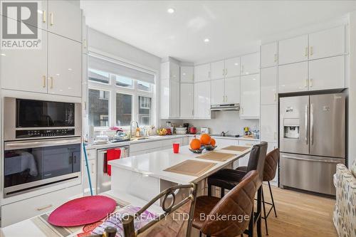 925 Hickory Crescent E, Milton (Cobban), ON - Indoor Photo Showing Kitchen