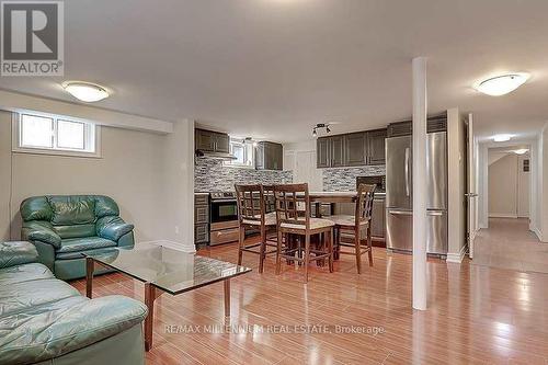 96 Baker Avenue W, Richmond Hill (Crosby), ON - Indoor Photo Showing Living Room