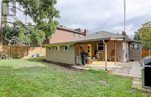 96 Baker Avenue W, Richmond Hill (Crosby), ON - Outdoor