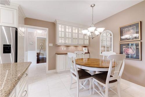 306 Oakwood Court, Burlington, ON - Indoor Photo Showing Dining Room