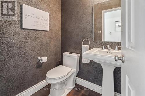 17 Winegarden Trail, Hamilton (Dundas), ON - Indoor Photo Showing Bathroom