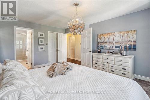 17 Winegarden Trail, Hamilton (Dundas), ON - Indoor Photo Showing Bedroom