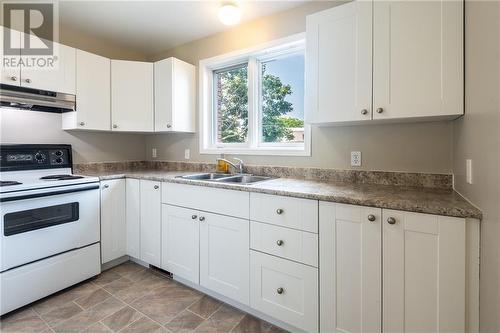 580 Alfred Street E, Pembroke, ON - Indoor Photo Showing Kitchen With Double Sink