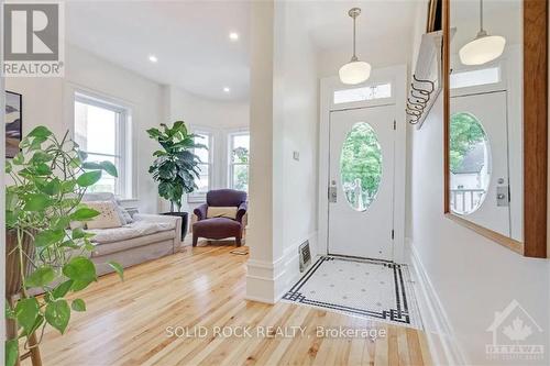 18 Rockwood Street, Ottawa, ON - Indoor Photo Showing Other Room