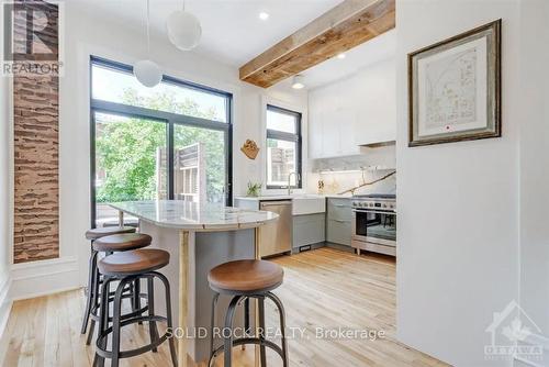 18 Rockwood Street, Ottawa, ON - Indoor Photo Showing Kitchen