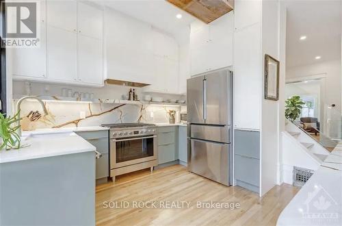 18 Rockwood Street, Ottawa, ON - Indoor Photo Showing Kitchen