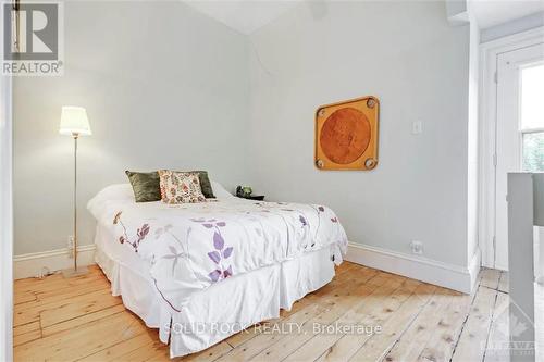 18 Rockwood Street, Ottawa, ON - Indoor Photo Showing Bedroom