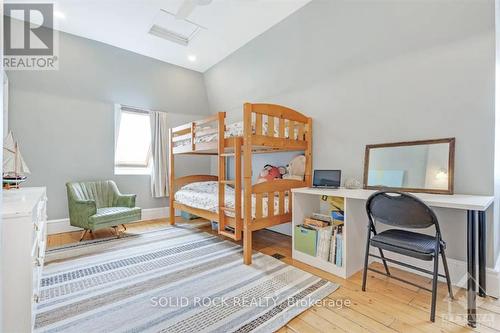 18 Rockwood Street, Ottawa, ON - Indoor Photo Showing Bedroom