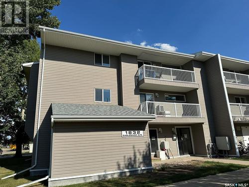 201 1832 Eaglesham Avenue, Weyburn, SK - Outdoor With Balcony