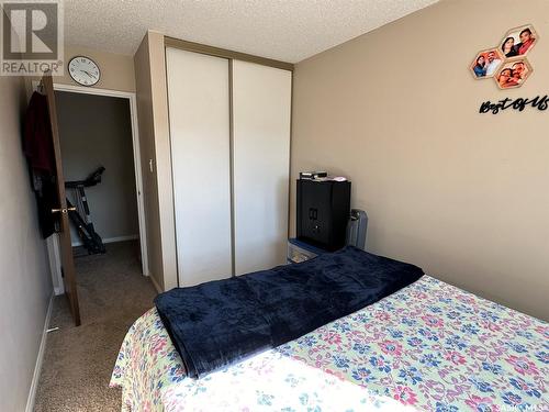 201 1832 Eaglesham Avenue, Weyburn, SK - Indoor Photo Showing Bedroom