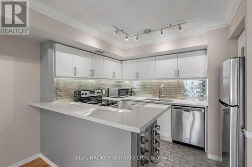 2113 - 25 The Esplanade, Toronto (Waterfront Communities), ON - Indoor Photo Showing Kitchen With Double Sink With Upgraded Kitchen