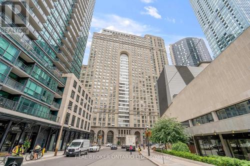 2113 - 25 The Esplanade, Toronto (Waterfront Communities), ON - Outdoor With Facade