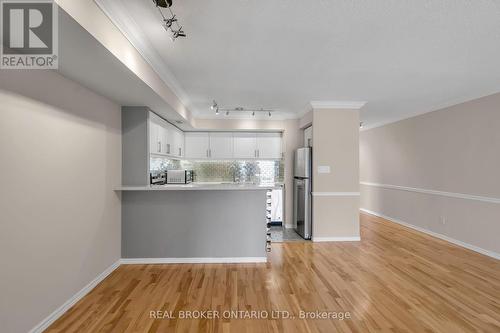 2113 - 25 The Esplanade, Toronto (Waterfront Communities), ON - Indoor Photo Showing Kitchen