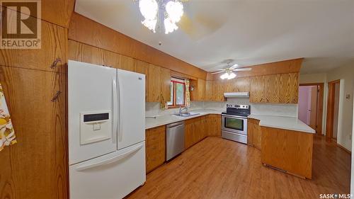 17 Jarvis Street, Qu'Appelle, SK - Indoor Photo Showing Kitchen With Double Sink