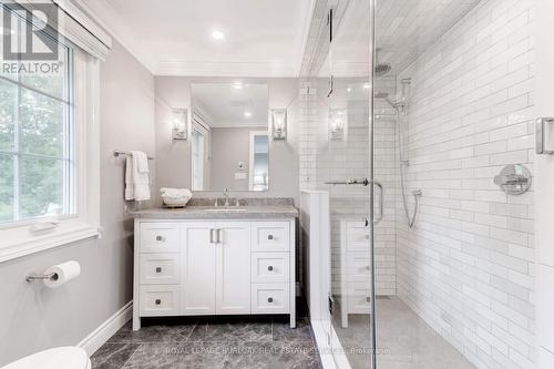 306 Oakwood Court, Burlington (Roseland), ON - Indoor Photo Showing Bathroom