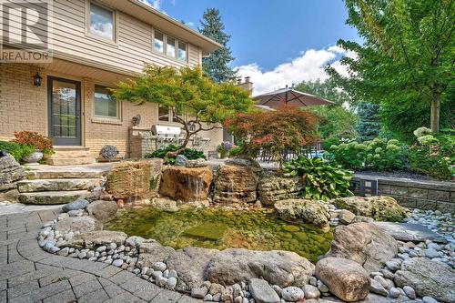 306 Oakwood Court, Burlington (Roseland), ON - Outdoor