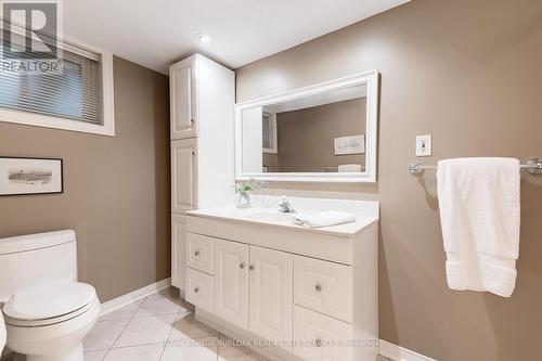 306 Oakwood Court, Burlington (Roseland), ON - Indoor Photo Showing Bathroom