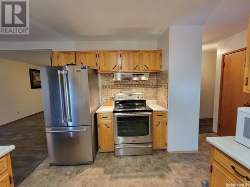 102 Jubilee Bay, Unity, SK - Indoor Photo Showing Kitchen