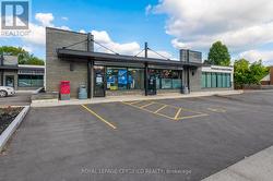 296 HIGHLAND ROAD E  Kitchener, ON N2M 3W4