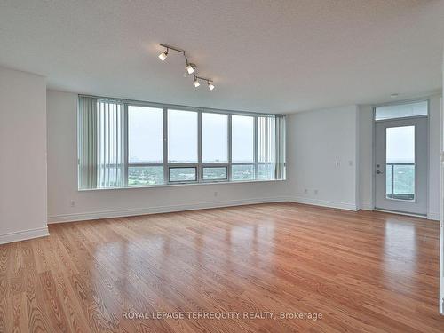 2119-25 Greenview Ave, Toronto, ON - Indoor Photo Showing Other Room