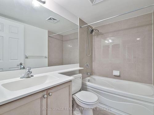 2119-25 Greenview Ave, Toronto, ON - Indoor Photo Showing Bathroom