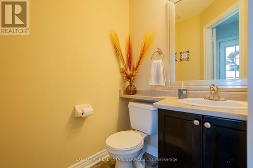 12 Heartview Road, Brampton (Sandringham-Wellington), ON - Indoor Photo Showing Bathroom