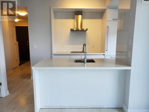 #1508 - 2221 Yonge Street, Toronto (Mount Pleasant West), ON - Indoor Photo Showing Kitchen