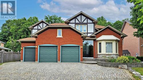 1 Fernwood Court, Richmond Hill, ON - Outdoor