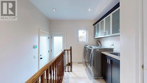 1 Fernwood Court, Richmond Hill, ON - Indoor Photo Showing Laundry Room