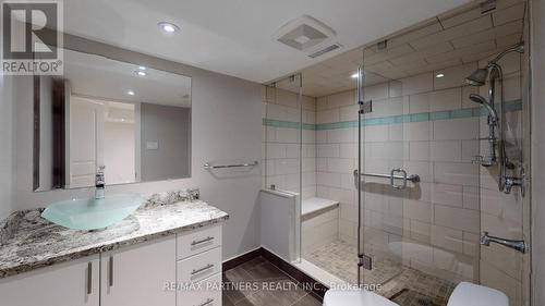 1 Fernwood Court, Richmond Hill, ON - Indoor Photo Showing Bathroom