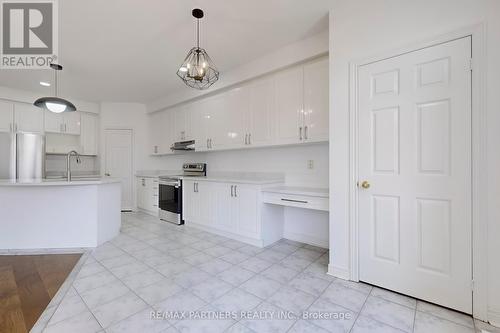 67 Irish Rose Drive, Markham, ON - Indoor Photo Showing Kitchen