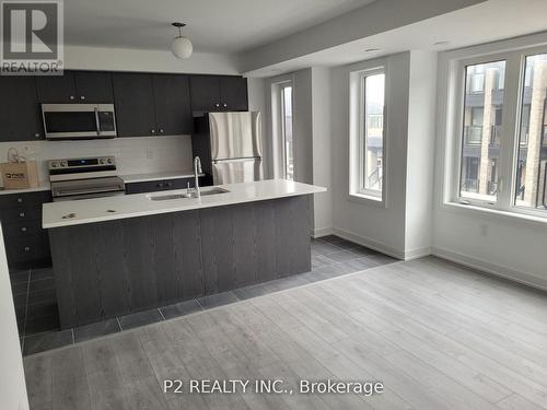 25 Magnolia Lane, Barrie (Innis-Shore), ON - Indoor Photo Showing Kitchen With Stainless Steel Kitchen