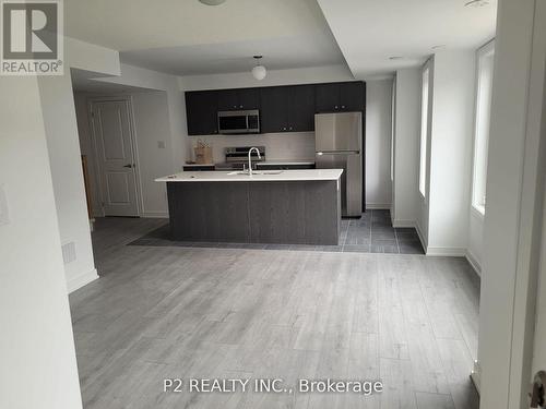 25 Magnolia Lane, Barrie (Innis-Shore), ON - Indoor Photo Showing Kitchen