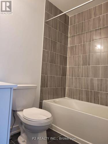 25 Magnolia Lane, Barrie (Innis-Shore), ON - Indoor Photo Showing Bathroom