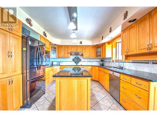 4731 20 Street Ne, Salmon Arm, BC - Indoor Photo Showing Kitchen