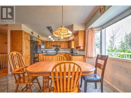 4731 20 Street Ne, Salmon Arm, BC - Indoor Photo Showing Dining Room