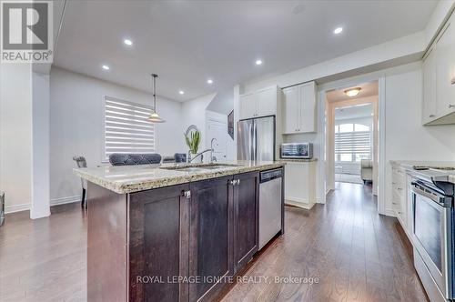 2616 Cerise Manor, Pickering, ON - Indoor Photo Showing Kitchen With Upgraded Kitchen