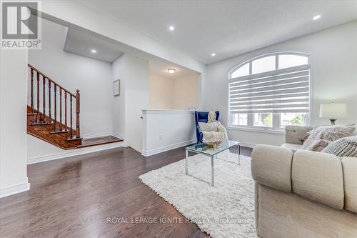 2616 Cerise Manor, Pickering, ON - Indoor Photo Showing Living Room