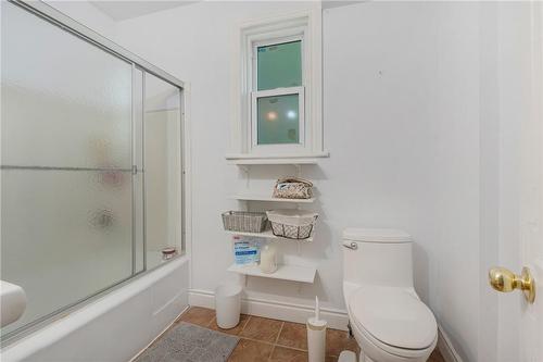 171 Arkell Street, Hamilton, ON - Indoor Photo Showing Bathroom