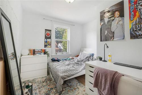 171 Arkell Street, Hamilton, ON - Indoor Photo Showing Bedroom