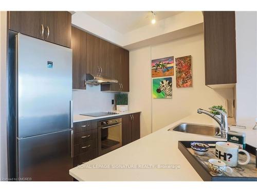 4103-55 Ann O'Reilly Rd, Toronto, ON - Indoor Photo Showing Kitchen