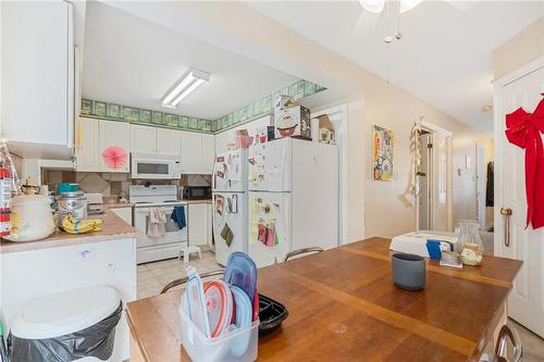 139 Whitney Avenue, Hamilton, ON - Indoor Photo Showing Kitchen