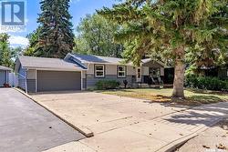 2708 Jarvis DRIVE  Saskatoon, SK S7J 2V3