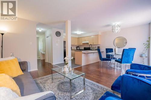 20 Heathwood Drive, Brampton (Fletcher'S Meadow), ON - Indoor Photo Showing Living Room