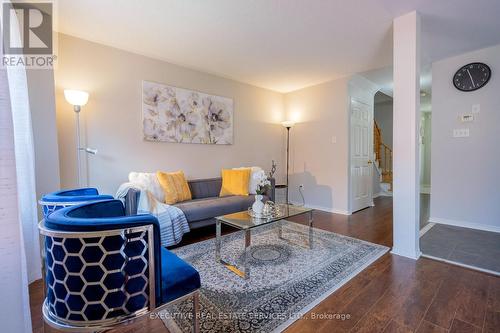 20 Heathwood Drive, Brampton (Fletcher'S Meadow), ON - Indoor Photo Showing Living Room